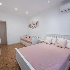  Appartamento Casa Rosa Beige E Blu